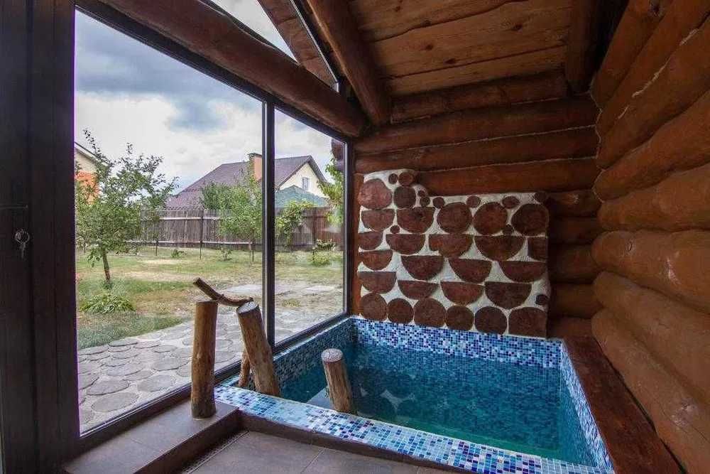 Будинок подобово з басейном та сауною у Гатному МТеремки.