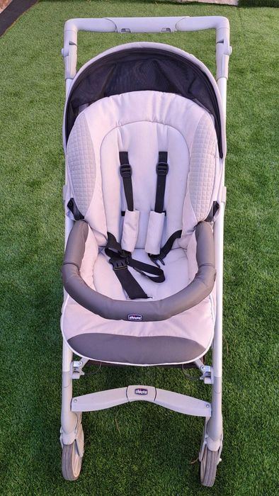 Trio Love Chicco ( Carrinho + Alcofa + Cadeira Auto) Como Novo