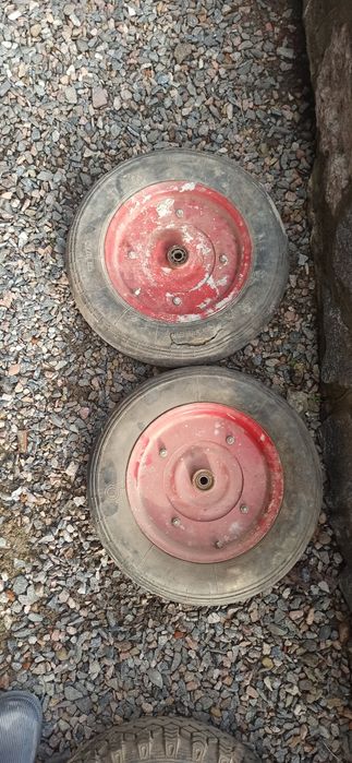 Колеса з віссю для телеги