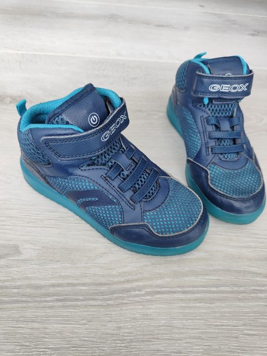 Botas/Sapatilhas GEOX - Tam. 31
Em perfeito estado!