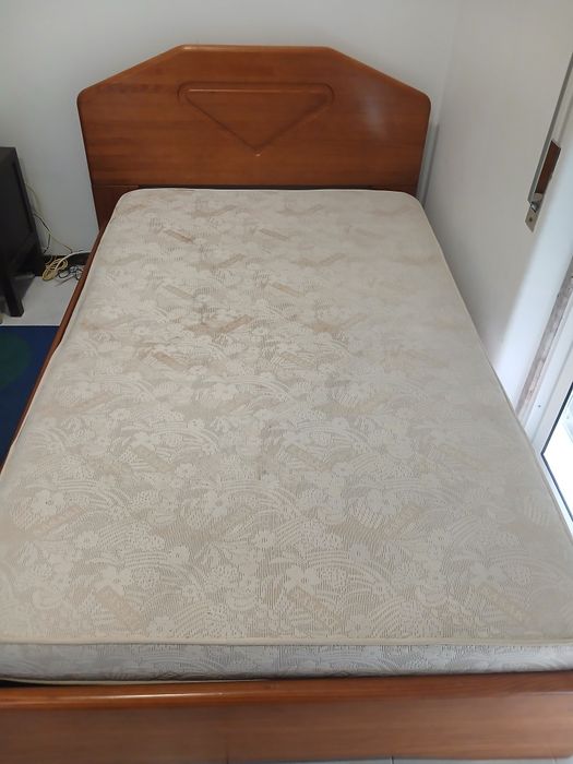 Cama Semi-Casal/Colchão + Cama