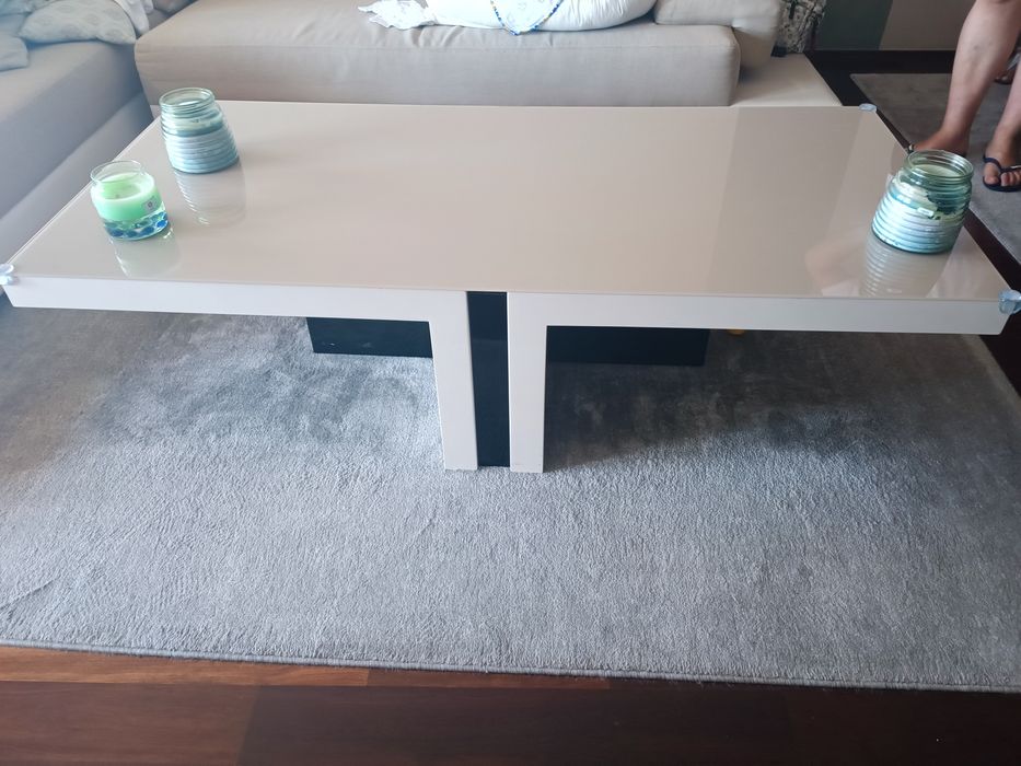 Mesa centro de sala de estar em Madeira