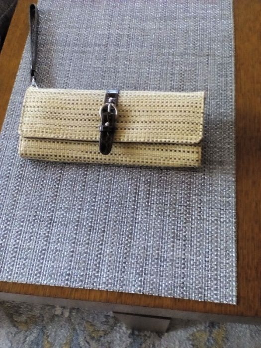 Torebka, kopertówka.