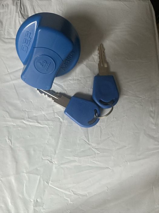 Korek AdBlue z kluczykiem nowy