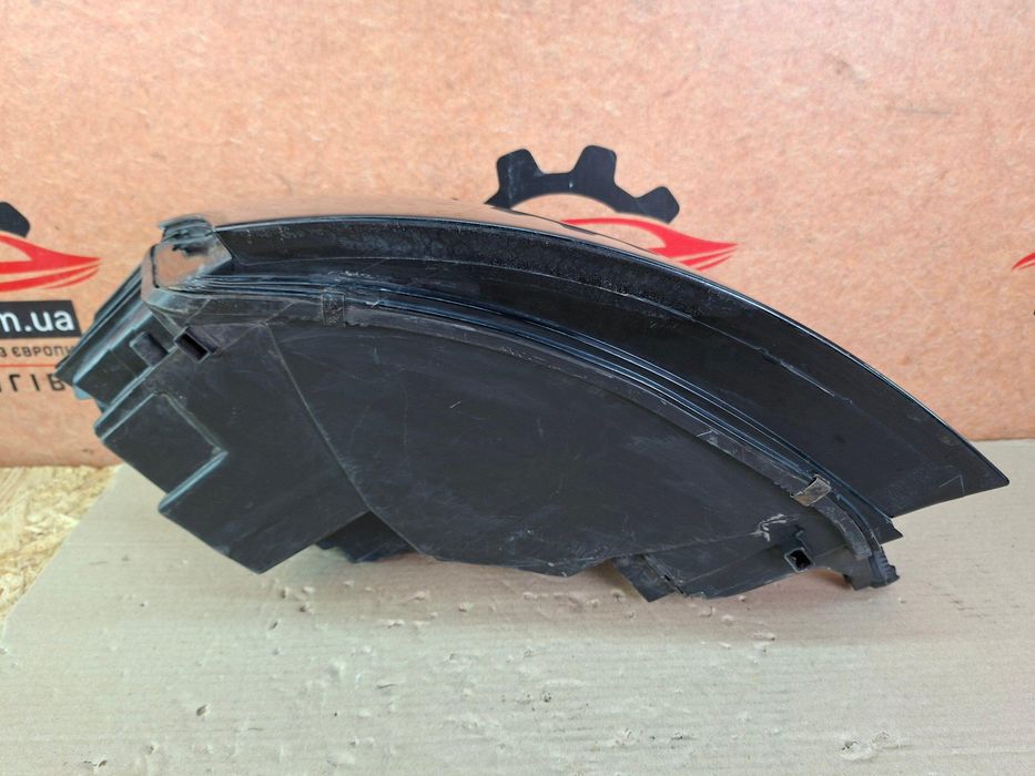 Audi TT 8N 1998-2006 Фара передняя правая галоген 8N0941004AQ