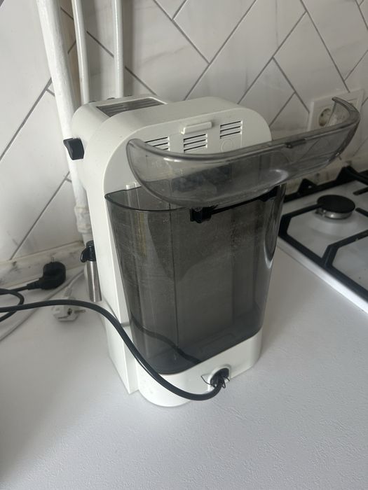Рожкова кавоварка еспресо DeLonghi EC 251 W