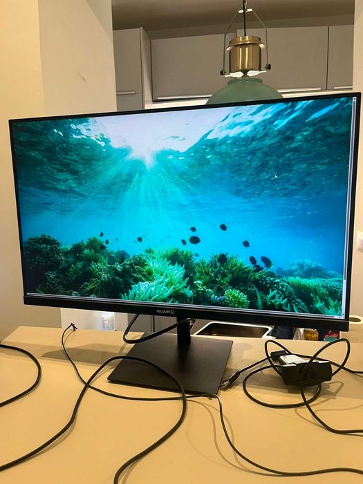 Urgente! Secretária regulável 160x80 + monitor Huawei — recolha até 5ª feira 6/8