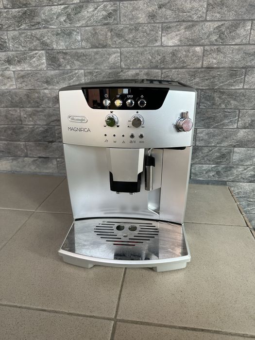 Кавомашина Delonghi Magnifica ESAM кавоварка після повного ТО