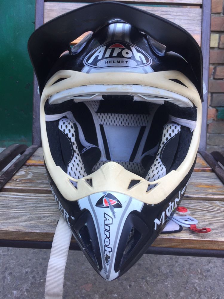 Casco airoh monster hotsell