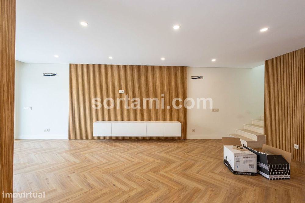 Moradia em Banda T2+1 Venda em Quarteira,Loulé