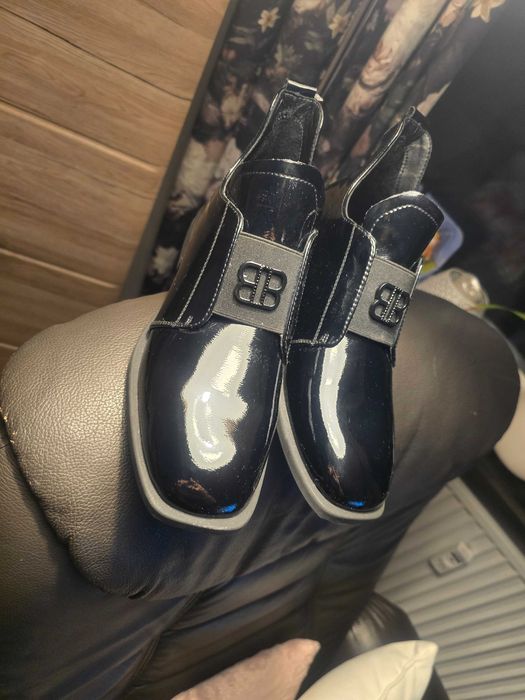 Botki skórzane lakierowane NOWE