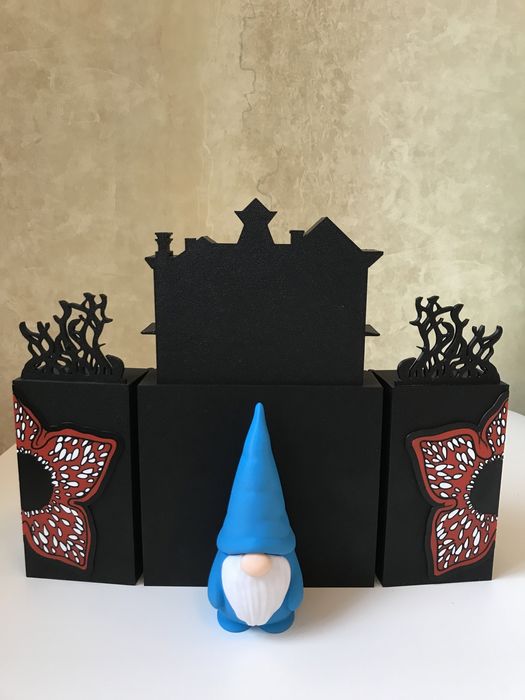 Стенд для Фігурок Stranger Things Kinder Joy. Дивні Дива. ОСД