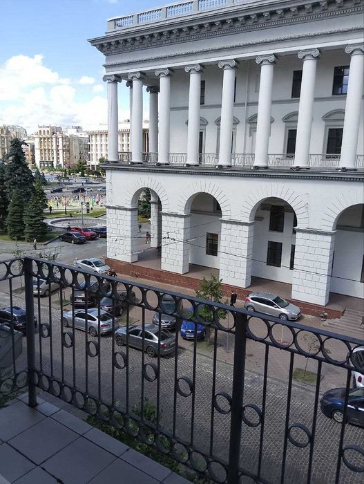 Хрещатик та Майдан Незалежності