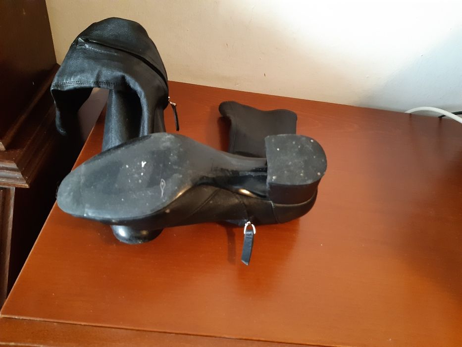 Botim preto da Massimo Dutti