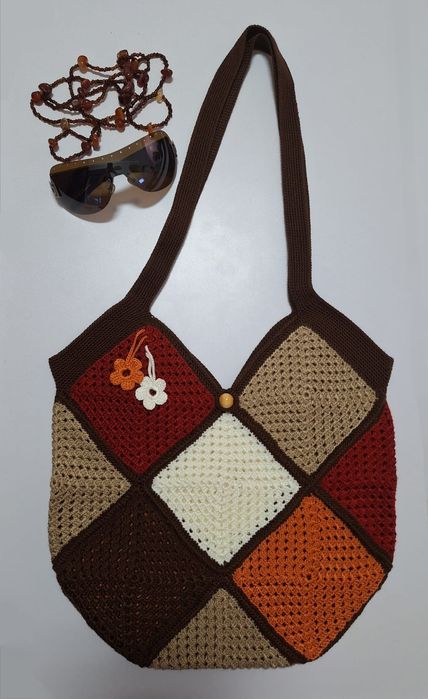 Malas em tricot feitas a mão