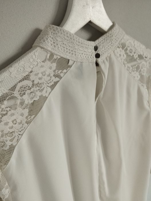 Elegancka bluzka z koronkowym rękawem r. L 40 object