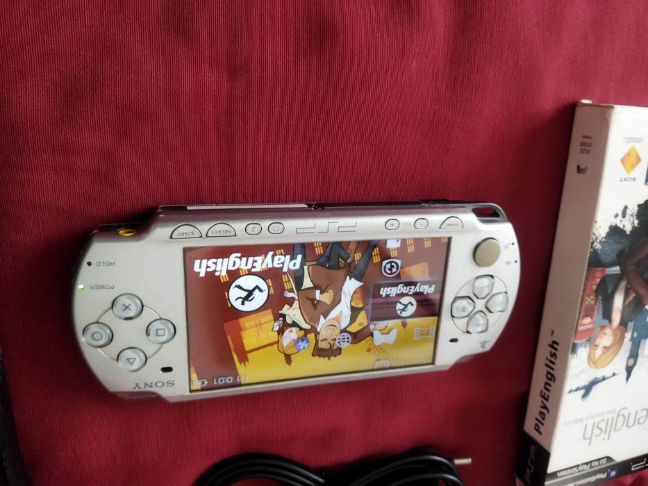 Sony PlayStation portátil PSP em bom estado silver/cinza original