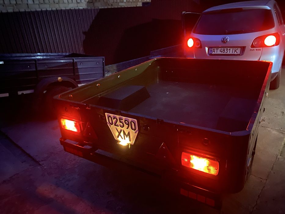 Прицеп автомобільний