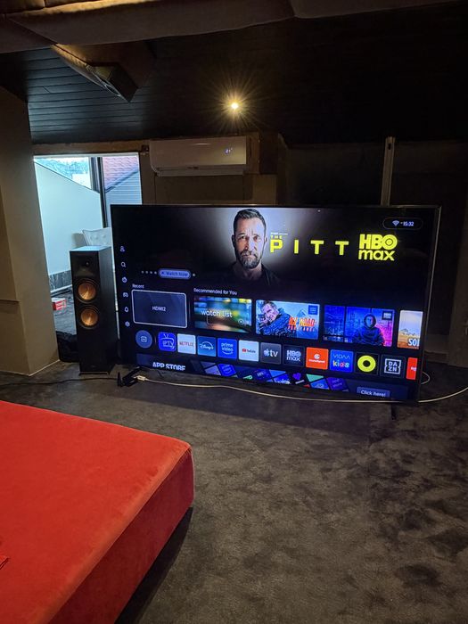 Hisense 110ux  (110 polegadas)