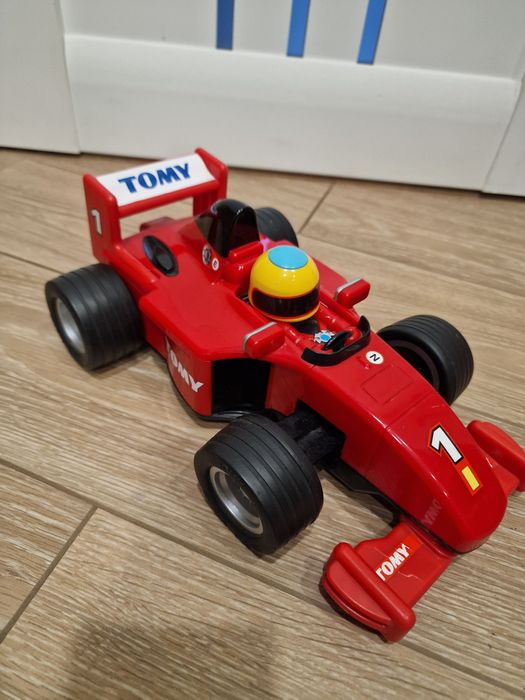 игрушечная гоночная радиоуправляемая  машина Tomy Formula 1