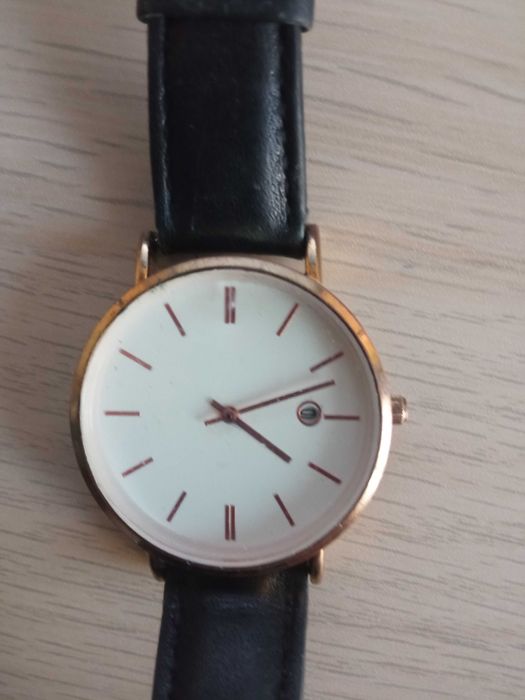 Zegarek firmy Kiomi.