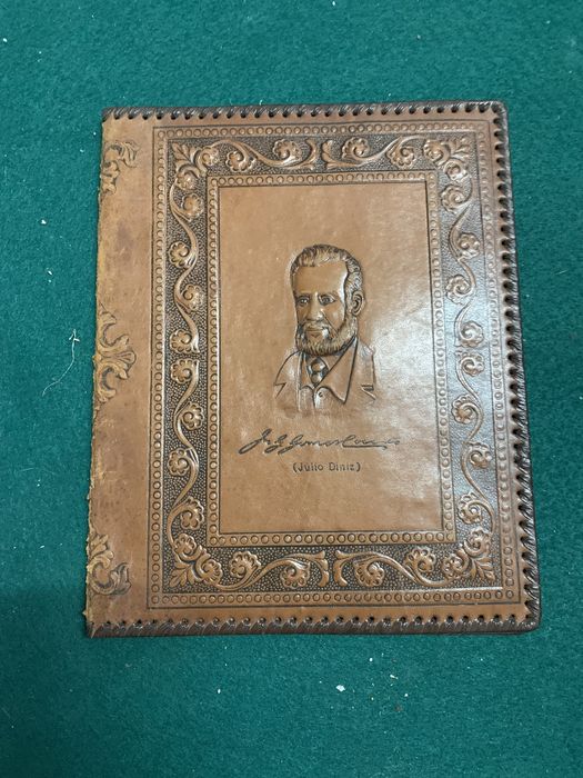 Capa em couro tamanho A5 julio Diniz