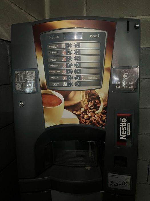 Máquina vending - necta brio 3