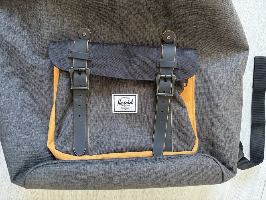 Mochila Herschel Little America