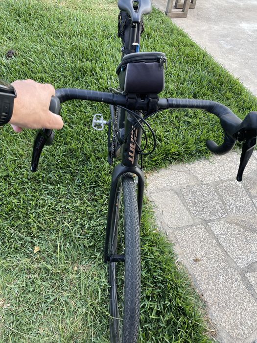 Bicicleta gravel Giant advanced carbono