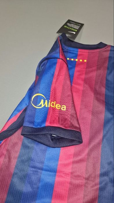 Kit de camisola e calção do Barcelona