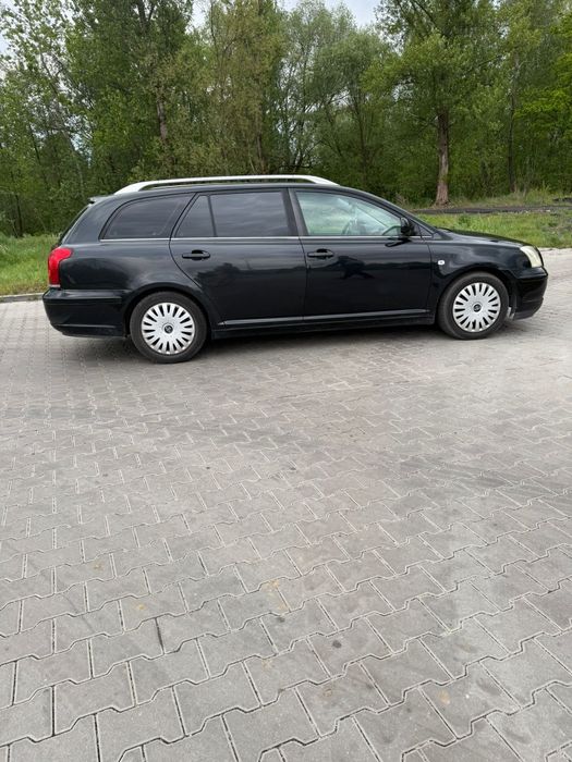 Sprzedam Toyote Avensis