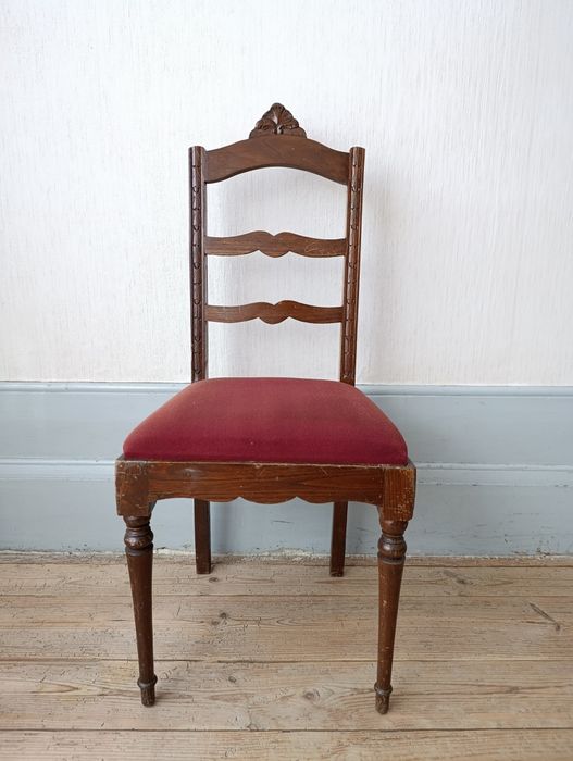 Móveis antigos em bom estado