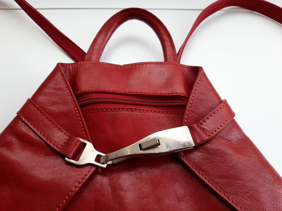 Carteira/Mochila italiana de cor vermelha