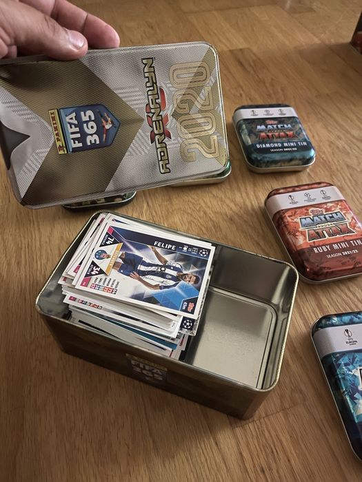 Vendo cartas Match Attax originais com latas