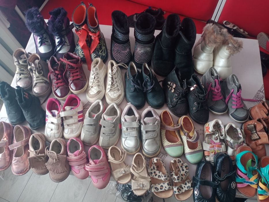 Взуття для дівчаток