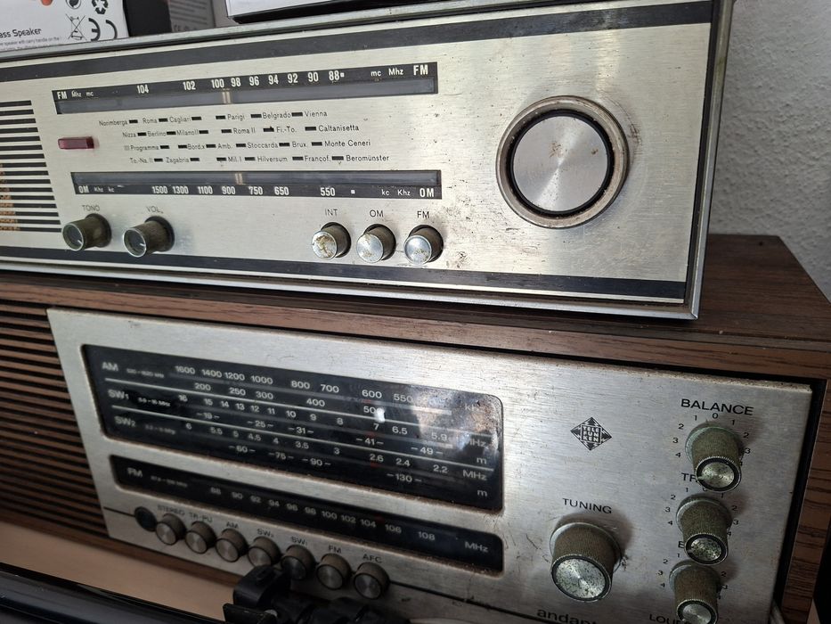 2 radios antigos Europhon e Telefunken