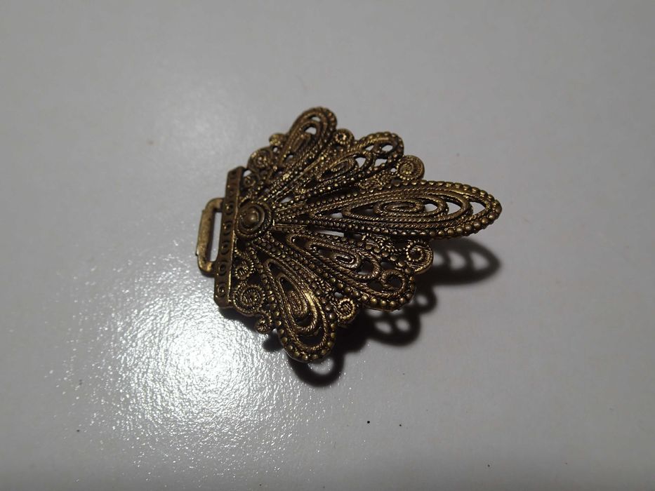 Fivelas antigas em metal