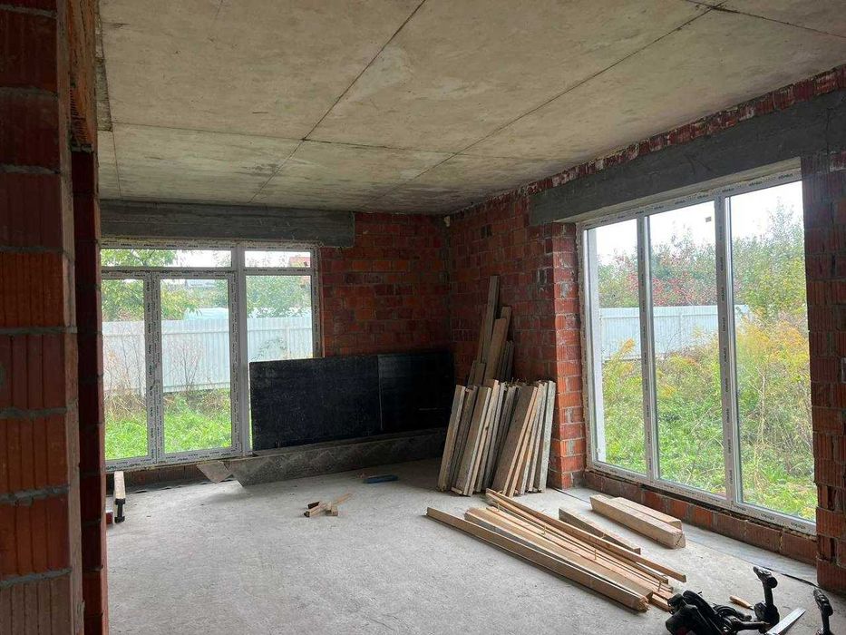 Продаж котеджу в топовій локації у м. Пустомити