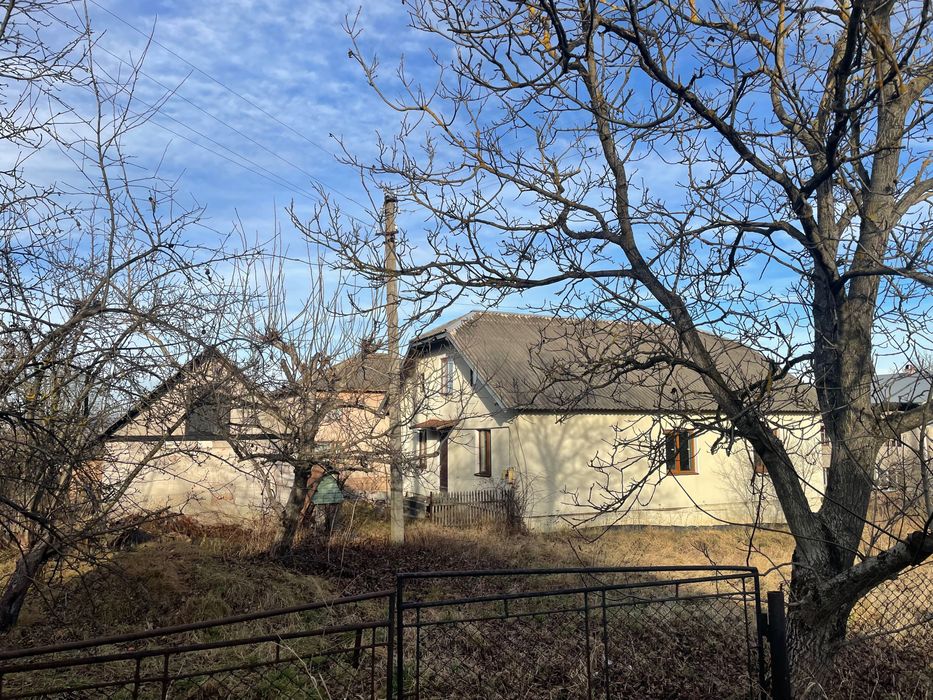 Будинок с. Оболоння, 3 км від м. Долина