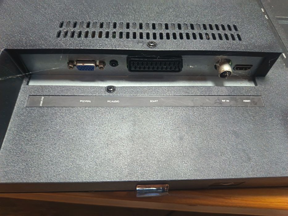 TV led 32 SILVER para peças ou reparação
