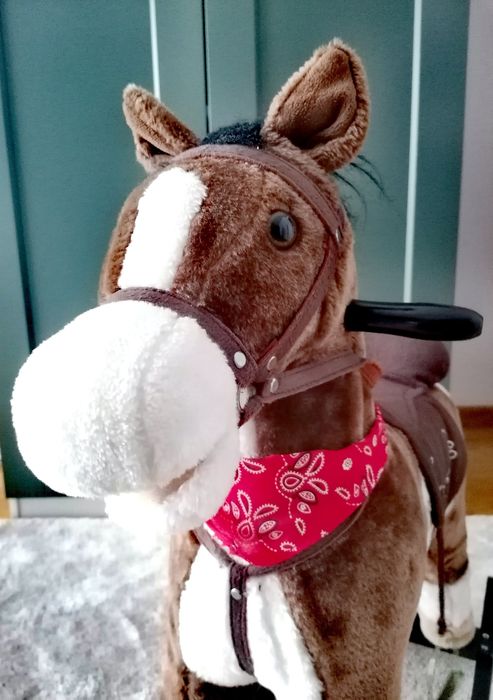 Jak nowy Konik na biegunach. Interaktywny