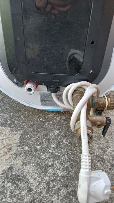 Bojler elektryczny ariston 1800W 49 litrów