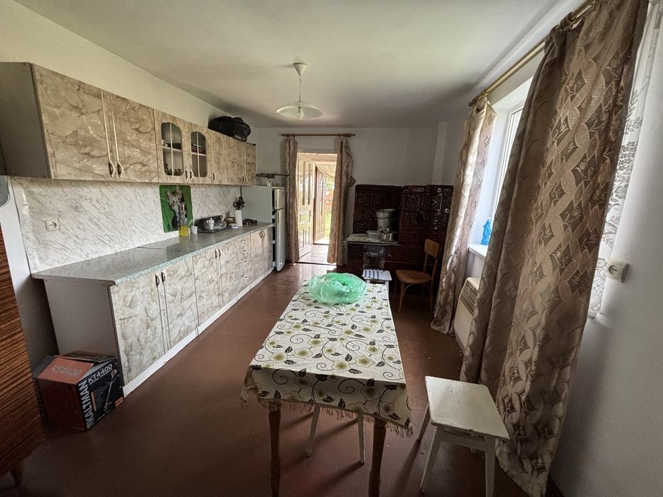 Продаж Будинок 75м². Ділянка 9 сот. Узин. Світло. Газ. Криниця. Центр