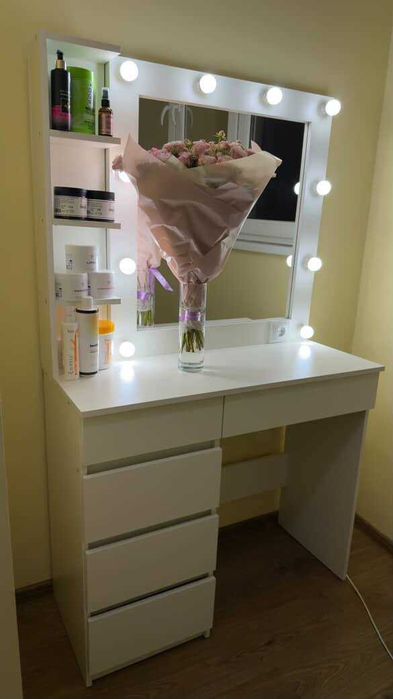 Стол визажный бровиста бьюти Туалетний гримерный столик макияжный