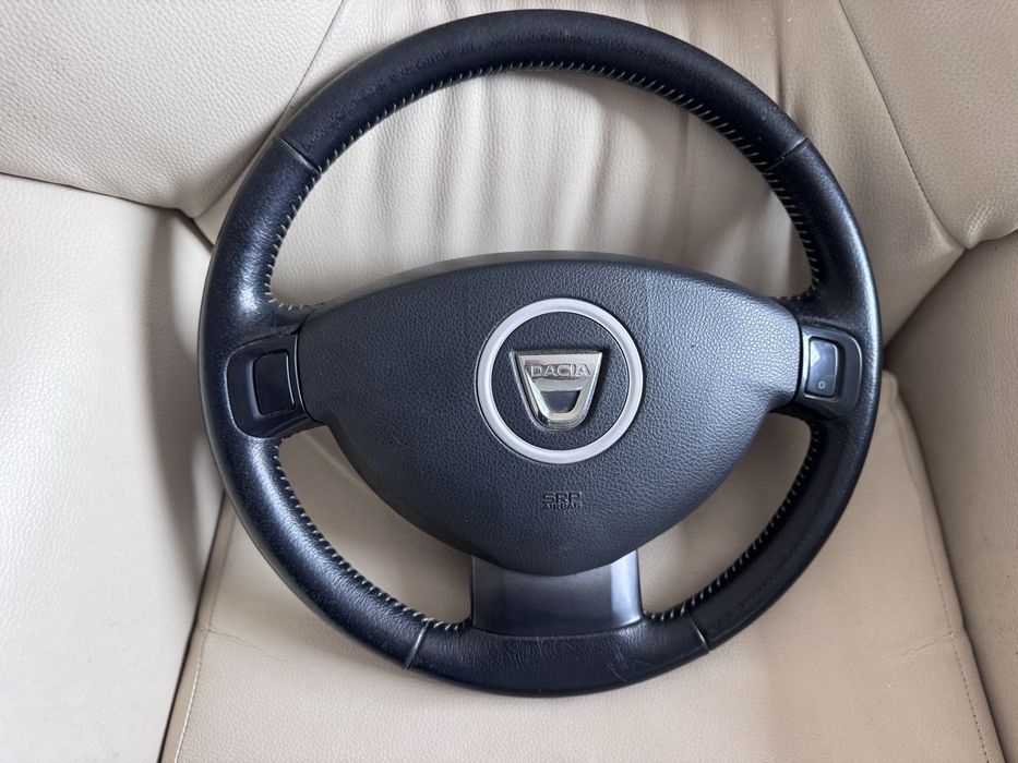 Volante dacia duster com airbag de 2015 em bom estado