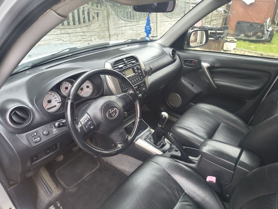 Toyota RAV4 2004rok