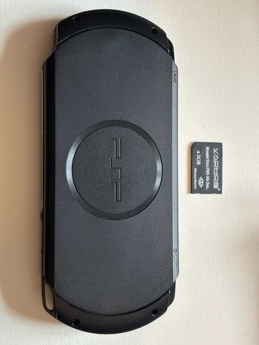 PSP-E1004pouco usada + embalagem + memoria ext PRO-HG duo 2GB original
