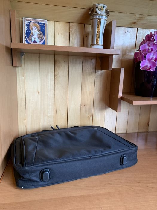 Сумка портфель фірмена “hp” для ноутбука на 15.6 дюймів 40*30*5 см