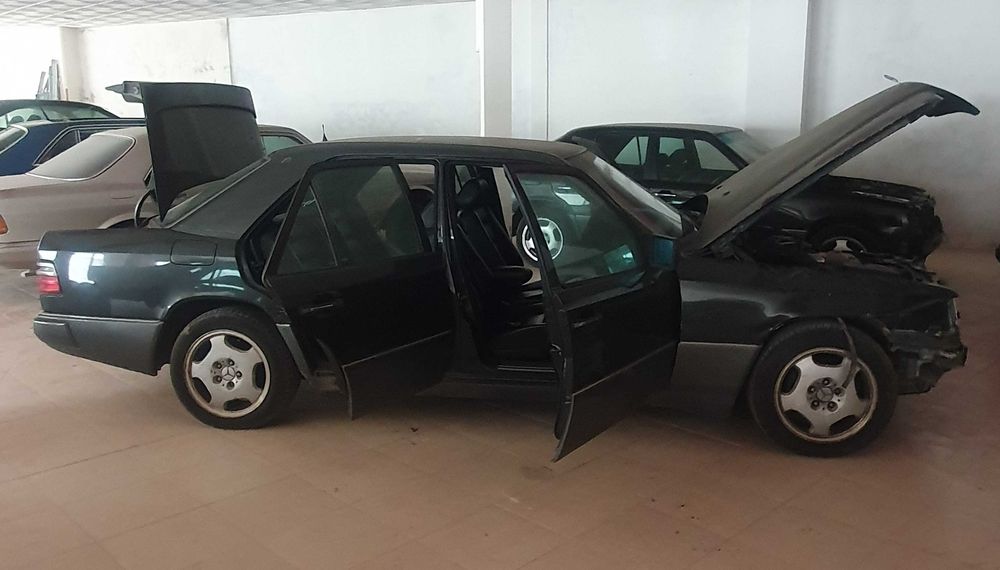 Mercedes E200 16v - Nacional - 163.980kms - Pequeno sinistro