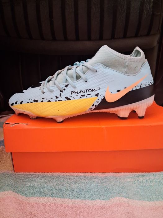 OKAZJA!!!Buty pilkarskie nike phantom 42,5 . Stan Bdb.